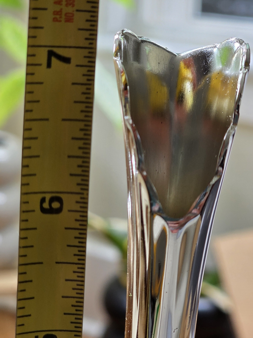 vintage Oneida silver-plated swan bud vase, standing approximately 7 inches tall - Picture 11 of 16